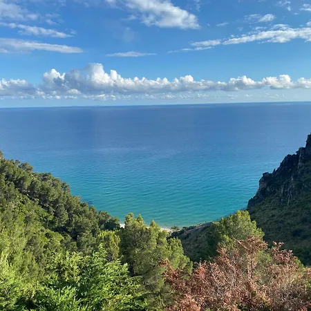 Punta Cetarola سبرلونغا