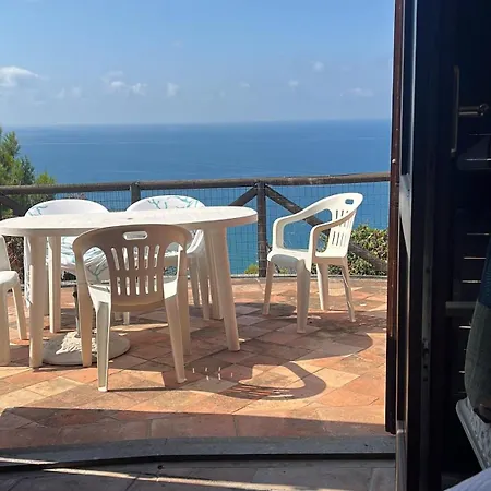 بيت للعطل Punta Cetarola سبرلونغا
